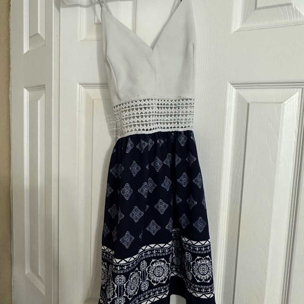 A'gaci White and Blue Sleeveless V-Neck Sundress